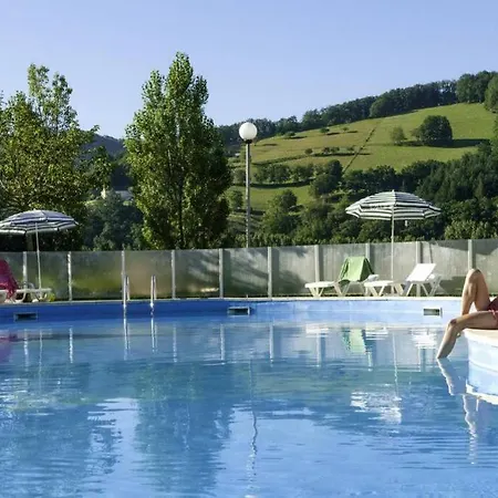 T 2 Dans Village 3 *** à Saint Geniez 2 Piscines Chauffée *