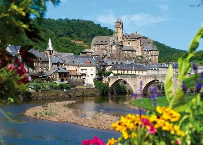 T 2 Dans Village 3 *** A Saint Geniez 2 Piscines Chauffee * Pierrefiche (Aveyron)