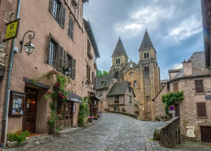 T 2 Dans Village 3 *** A Saint Geniez 2 Piscines Chauffee 아파트 Pierrefiche (Aveyron)